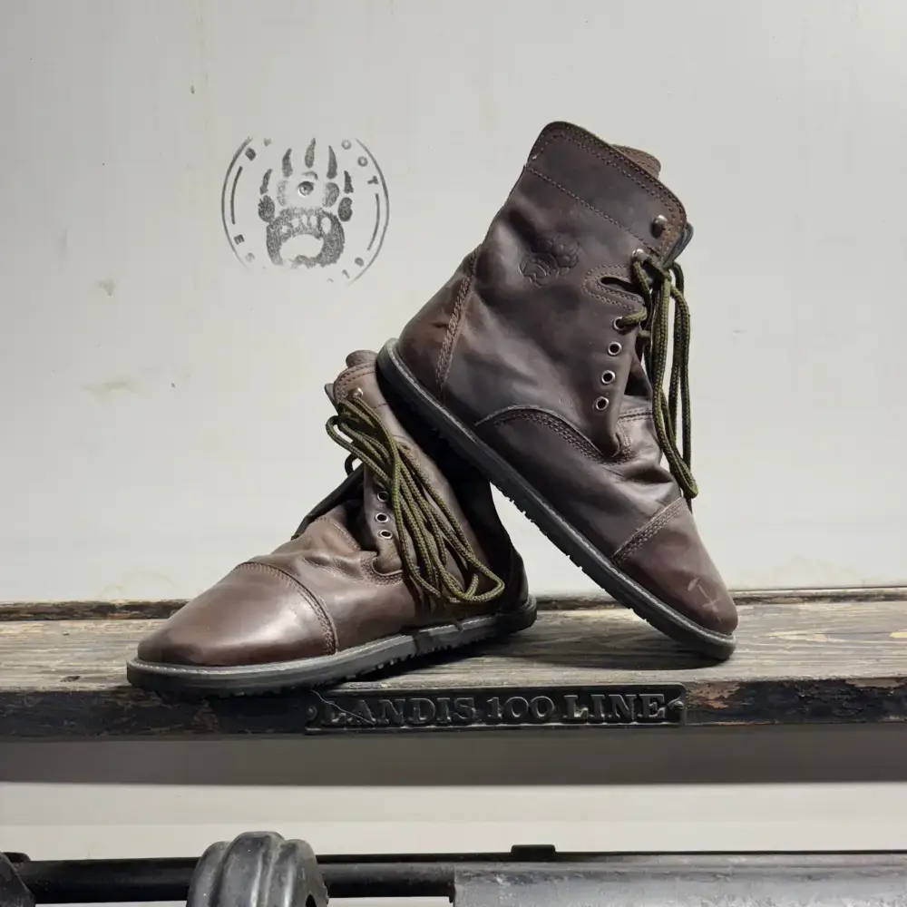 Bearly Used Footwear - Image 37