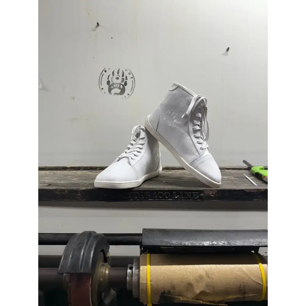 Bearly Used Footwear - Image 57